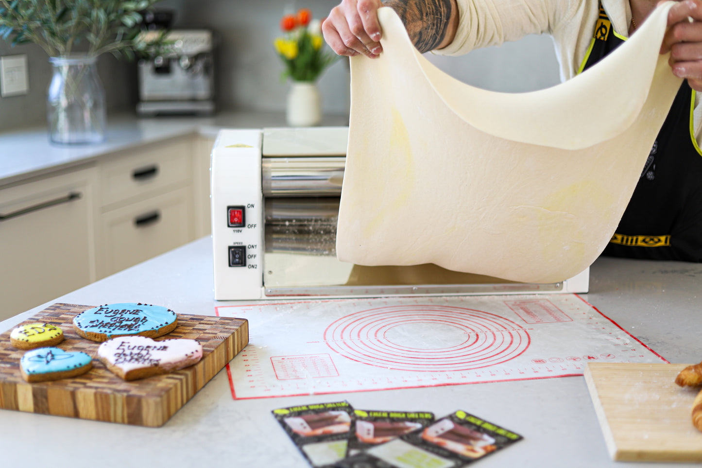 Laminadora de masa eléctrica: máquina para amasar de alta capacidad para pizza, pasteles y más, ideal para cocinas domésticas y comerciales